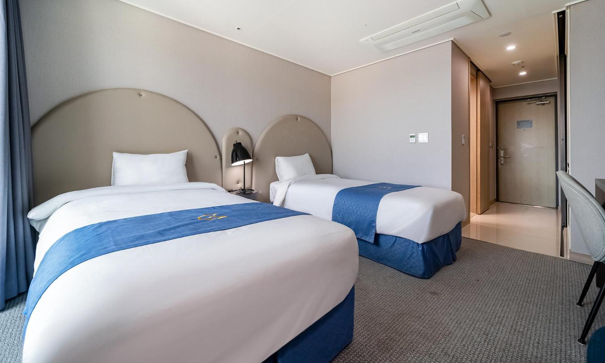 Golden Tulip Essential Namgang Hotell Jinju Exteriör bild