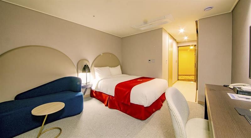 Golden Tulip Essential Namgang Hotell Jinju Exteriör bild